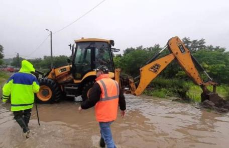 Locuitorii din municipiul Botoșani se luptă cu inundațiile, în timp ce primarul Flutur a fugit în concediu! În pandemie nu a scos capul la vedere, acu