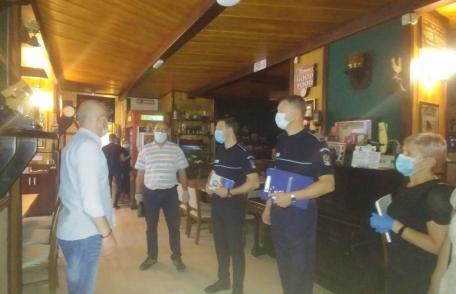 Polițiștii botoșăneni continuă acțiunile de verificare a respectării măsurilor de protecție sanitară, în zonele aglomerate din județ - FOTO