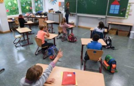 Costel Șoptică - Guvernul Orban pregătește deschiderea școlii pentru orice scenariu posibil