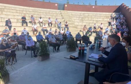 Prefectura a organizat o ședință de instruire a primarilor și secretarilor din județ privind desfășurarea alegerilor locale - FOTO