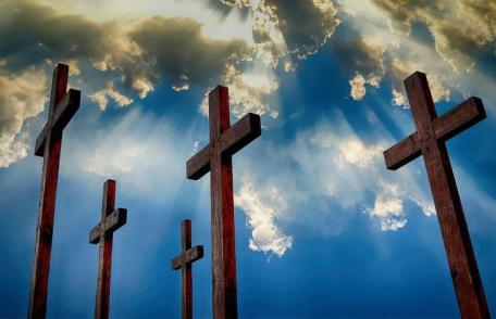 14 septembrie, Înălțarea Sfintei Cruci. Ce este absolut interzis să faci astăzi? Poți atrage primejdiile asupra ta