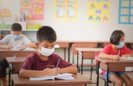 Autoritățile județene iau în calcul ca toate instituțiile de învățământ să funcționeze după scenariul verde