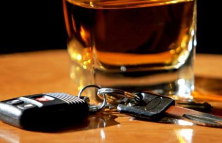 Șofer pericol public, cu o alcoolemie de 1,55 mg/l, surprins circulând pe un drum din județ
