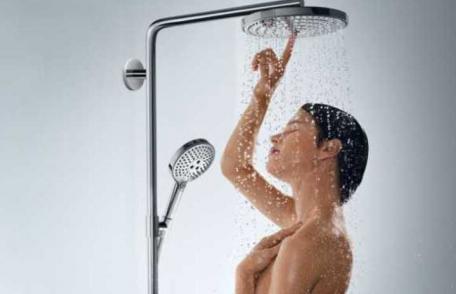Cinci greșeli pe care multe persoane le fac la duș