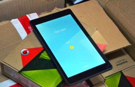 Consiliul Județean cumpără tablete pentru elevii din învățământul special