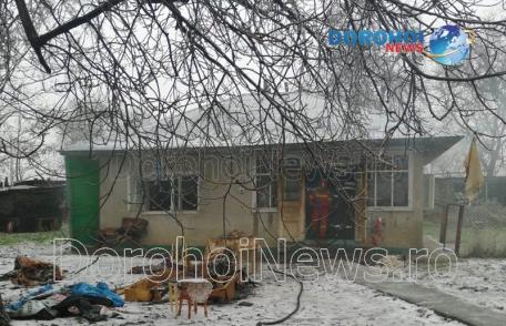 Tragedie la Vârfu Câmpului! Bătrână decedată în incendiul care i-a cuprins casa - FOTO