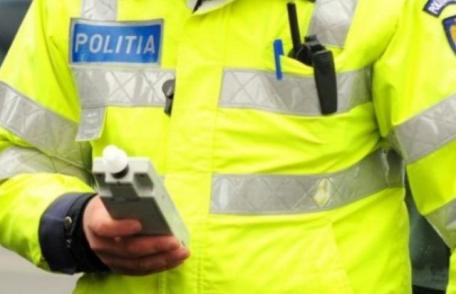 Mașină care mergea haotic prin Botoșani oprită de polițiști. Șoferul era beat și nu avea permis!