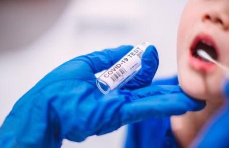 Vezi formularul de consimțământ al părinților pentru testarea antigen a copiilor la școală