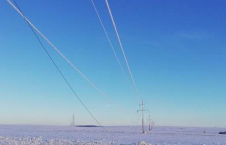 Vremea capricioasă din ultimele 24 de ore a provocat numeroase avarii în reţelele de distribuţie a energiei din Moldova - FOTO