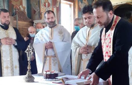 Instalare preot nou la Biserica Sf. VINERI din Dorohoi - FOTO