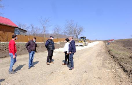 Lucrările de modernizare avansează pe DJ 293, Coțușca – Ghireni – DN 24C - FOTO