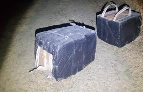 Colete cu țigarete de contrabandă descoperite la frontiera cu Ucraina