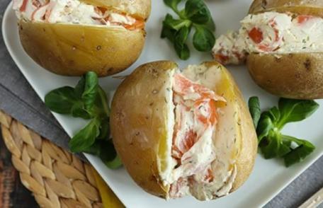 Cartofi umpluți cu somon