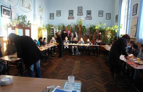 Liceul Teoretic „Anastasie Bașotă” a încheiat un parteneriet cu Școala din Borzești, Ungureni