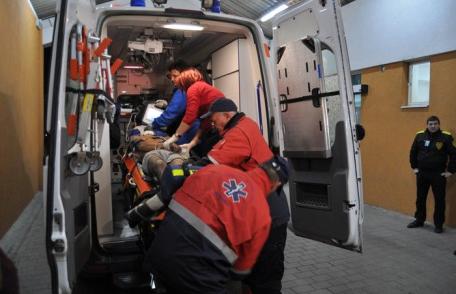 Tânăr dorohoian a ajuns în comă după ce s-a prăbuşit un zid peste el