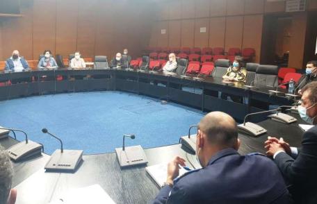 Prestatorii din HORECA atenționați, de prefect, că restricțiile de pandemie încă nu s-au ridicat