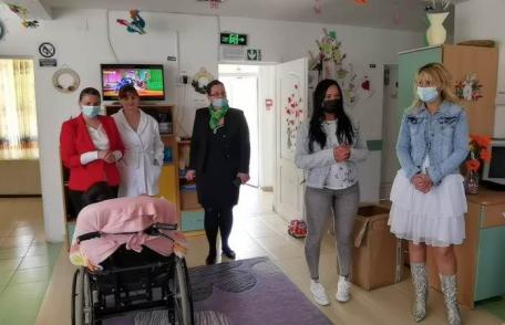 Acțiune a doamnelor social democrate cu ocazia zilei de 1 iunie - FOTO