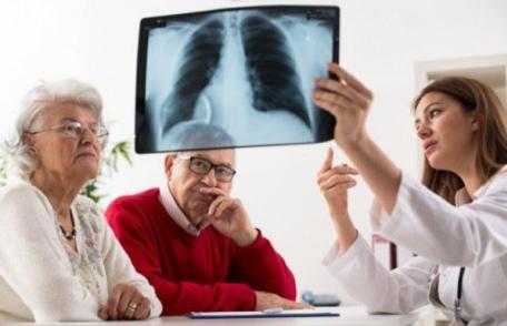 Femeile fac mai ușor cancer pulmonar deși fumează mai puțin