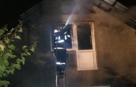 Incendiu generat de un coș de fum neizolat termic – FOTO