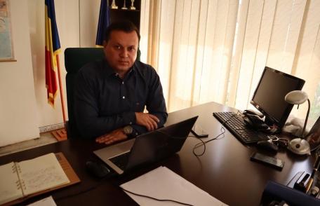 Cătălin Silegeanu: „La mulți ani tuturor învățătorilor!”