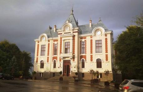 Anunţ de participare la licitaţie pentru INCHIRIERI terenuri (domeniul PUBLIC)