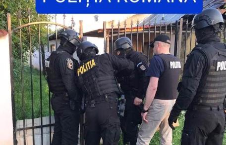 Percheziții domiciliare pentru infracțiuni de înșelăciune prin metoda „șmen”