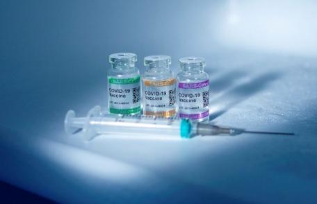 România are mai multe doze de vaccin decât doritori. Guvernul ia în calcul vânzarea lor către alte state
