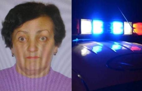 Bunicuță îmbrăcată în geacă roșie căutată de polițiști – FOTO