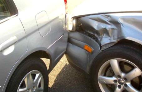 Accident produs de un tânăr fără permis de conducere