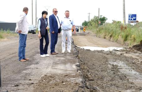 Lucrările la Drumul Strategic continuă într-un ritm susținut! Conducerea CJ a inspectat lucrările la Drumul Strategic - FOTO