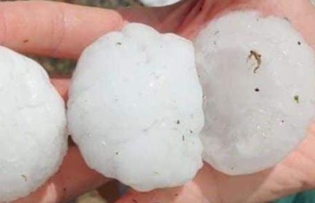 Grindina a făcut praf zeci de maşini în Italia. În România, două persoane au fost lovite de fulger – VIDEO | FOTO