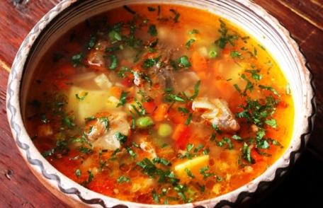 Ciorbă țărănească de porc