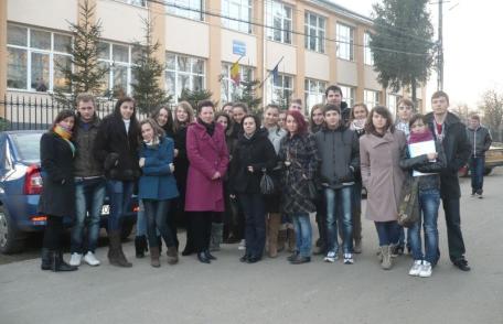 Colegiul Național „Grigore Ghica”: Proiect de voluntariat „Sprijin la bătrâneţe”