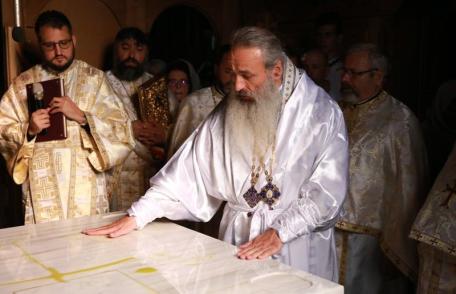 Biserica din cimitirul satului Broscăuți, sfințită de Înaltpreasfințitul Părinte Mitropolit Teofan