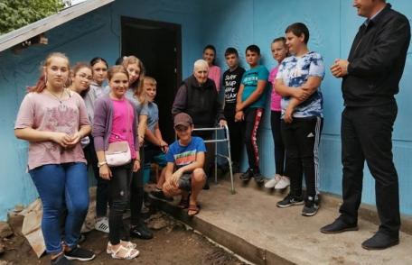 Activitate de voluntariat la Viișoara  în cadrul proiectului „De vorbă cu BUNICIIˮ - FOTO