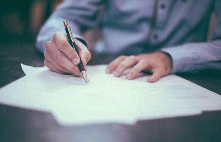 Bibliografia pentru concursul de directori a fost publicată