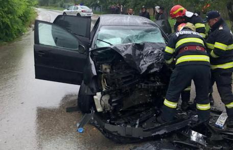 Accident grav la Suharău! Un tânăr găsit inconștient și alte două persoane ajunse la spital - FOTO