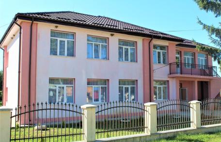 Copiii din localitatea Dumbrăvița încep, cursurile în clădire nouă! - FOTO