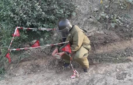 Bombă de aruncător, descoperită într-o localitate din județul Botoșani – FOTO