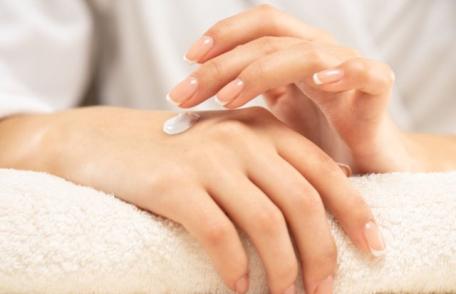 Spune adio mâinilor uscate și crăpate