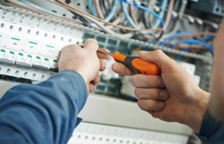 Spitalul Municipal Dorohoi scoate la concurs un post de electrician