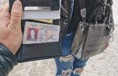 A plătit 300 de dolari pentru un permis de conducere şi s-a ales cu dosar penal