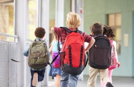 Toți elevii intră în vacanță! Școlile se închid pentru două săptămâni