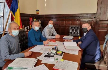 Încă un pas spre dezvoltarea durabilă: a fost semnat contractul de execuție pentru eficientizarea energetică a Spitalului Municipal din Dorohoi - FOTO