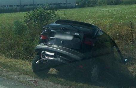 De „obosit” ce era, a intrat cu mașina în şanţ