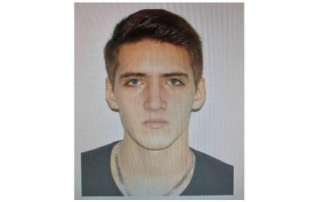 Tânăr de 24 de ani căutat de polițiști după ce a fost dat dispărut de familie