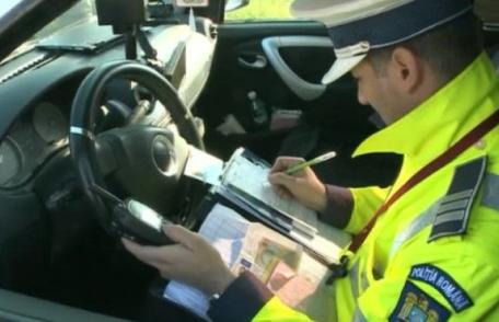 Oprit pentru depășirea vitezei legale și depistat băut la volan