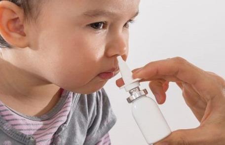 Vaccinul antigripal spray nazal. Cui îi este recomandat și care sunt riscurile