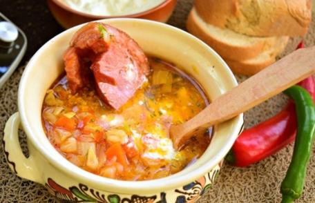 Supă de varză cu ciolan afumat