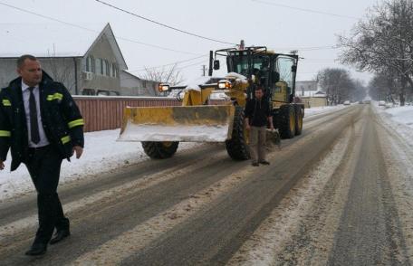 Au fost semnate contractele pentru deszăpezirea drumurilor județene - FOTO